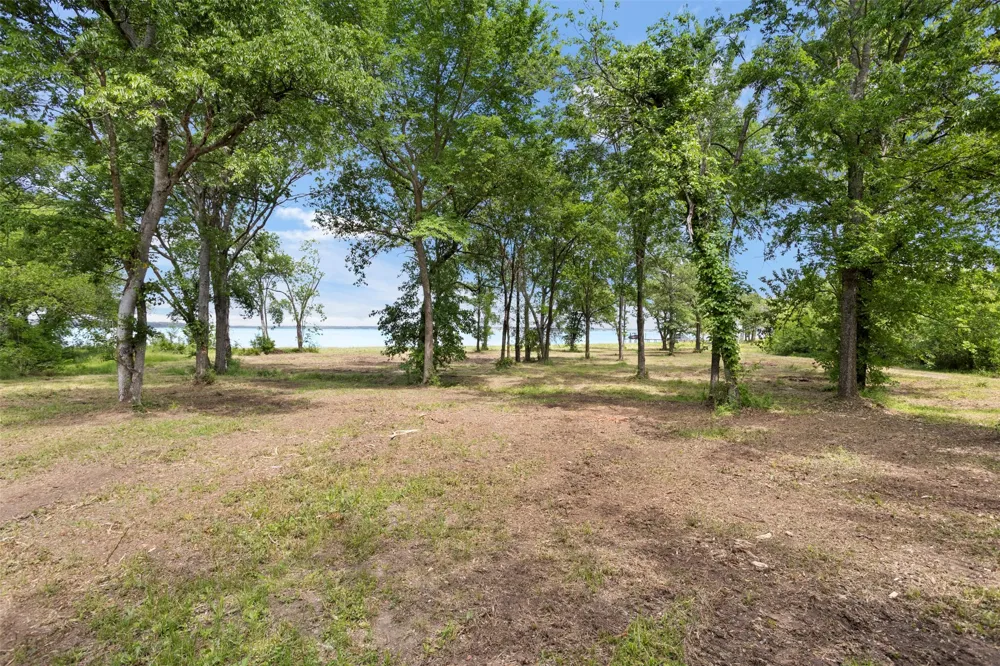 8471 Southern Shore Court Kemp, TX 75143