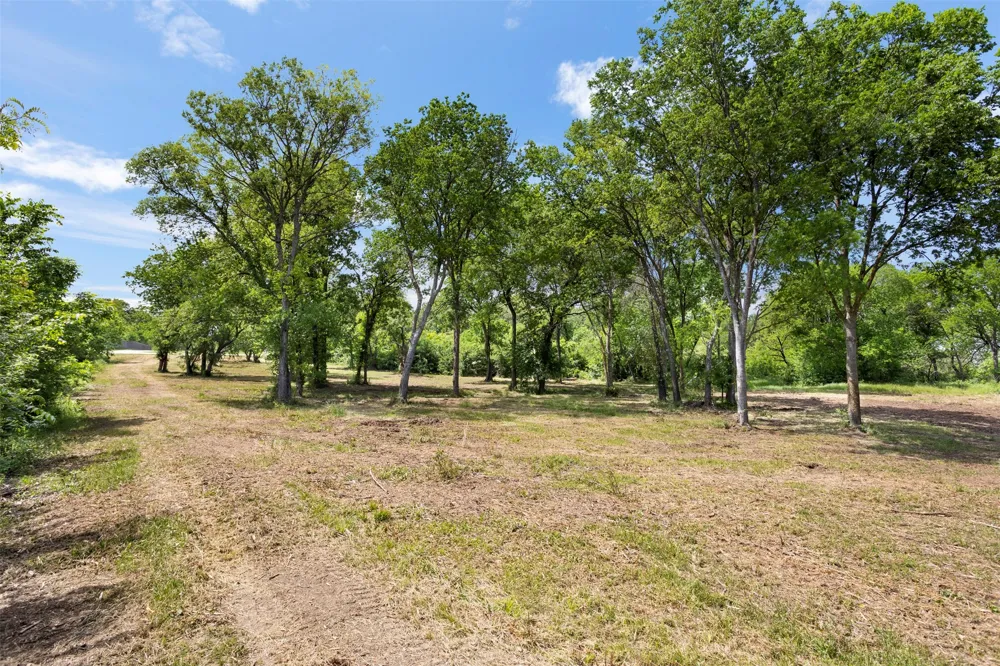 8471 Southern Shore Court Kemp, TX 75143