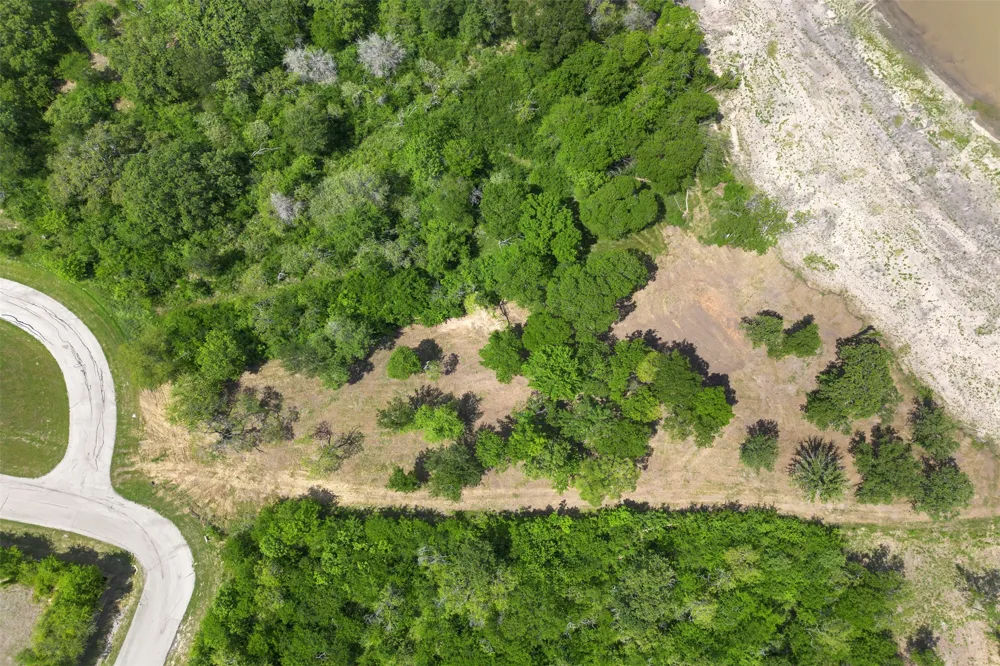 8471 Southern Shore Court Kemp, TX 75143