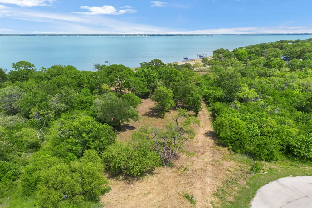 8471 Southern Shore Court Kemp, TX 75143