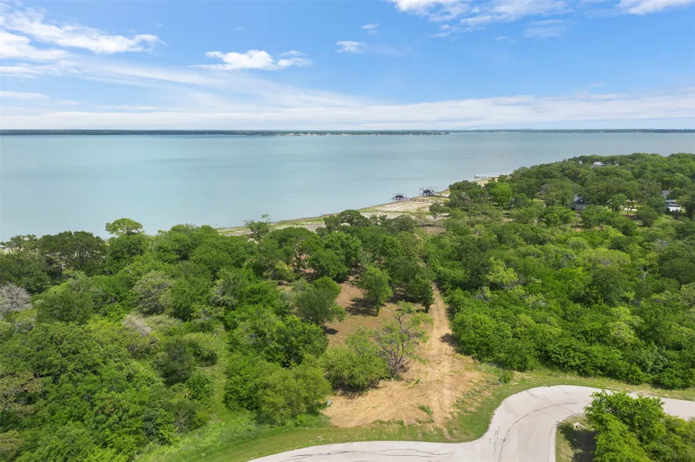8471 Southern Shore Court Kemp, TX 75143