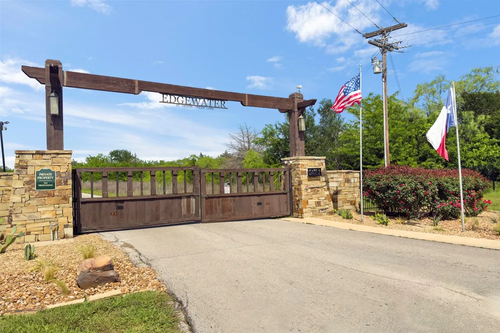 8471 Southern Shore Court Kemp, TX 75143