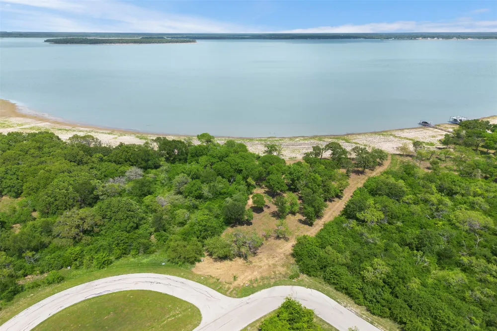 8471 Southern Shore Court Kemp, TX 75143