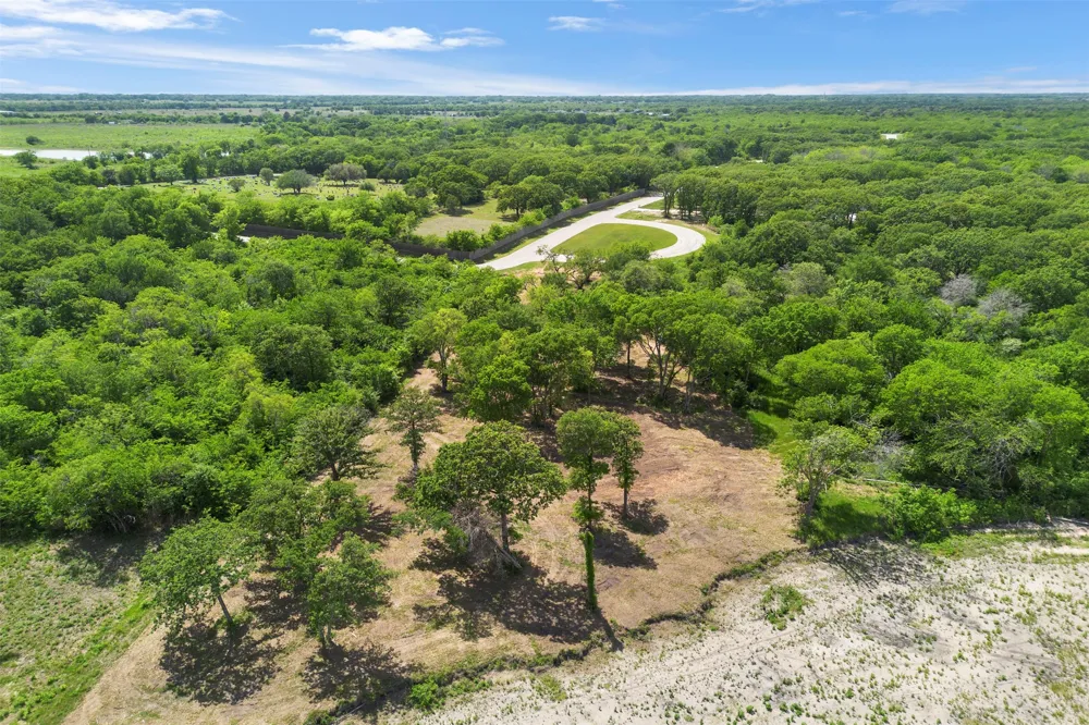 8471 Southern Shore Court Kemp, TX 75143