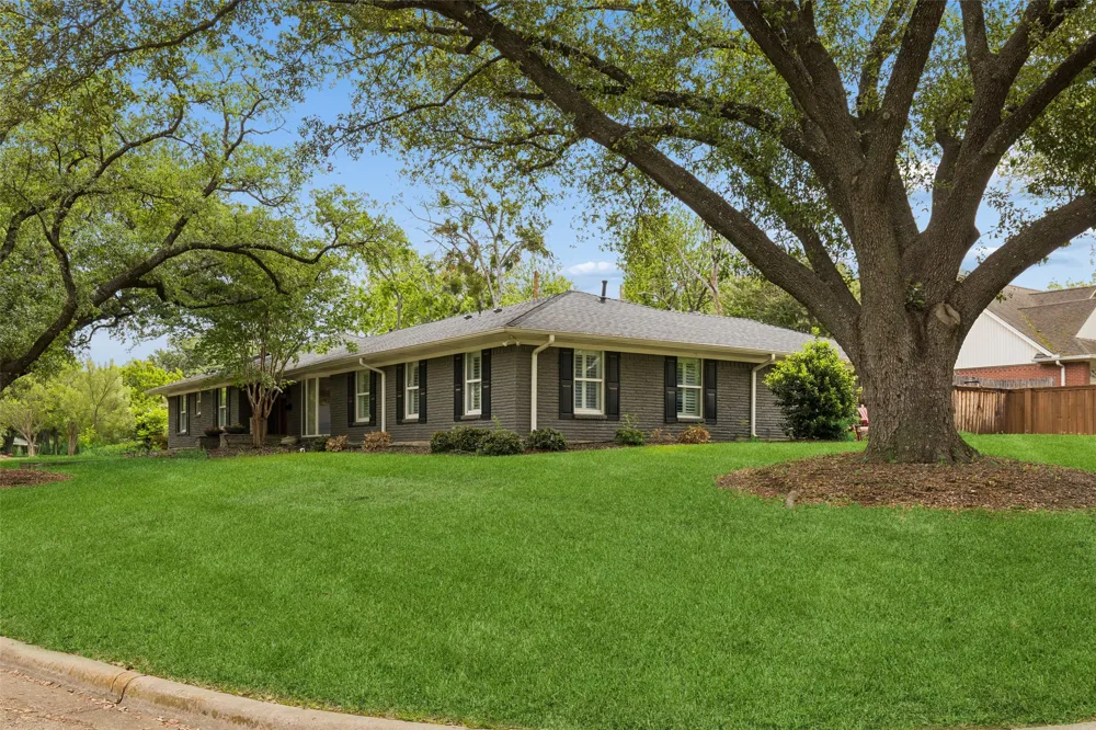 2808 Reedcroft Drive Farmers Branch, TX 75234