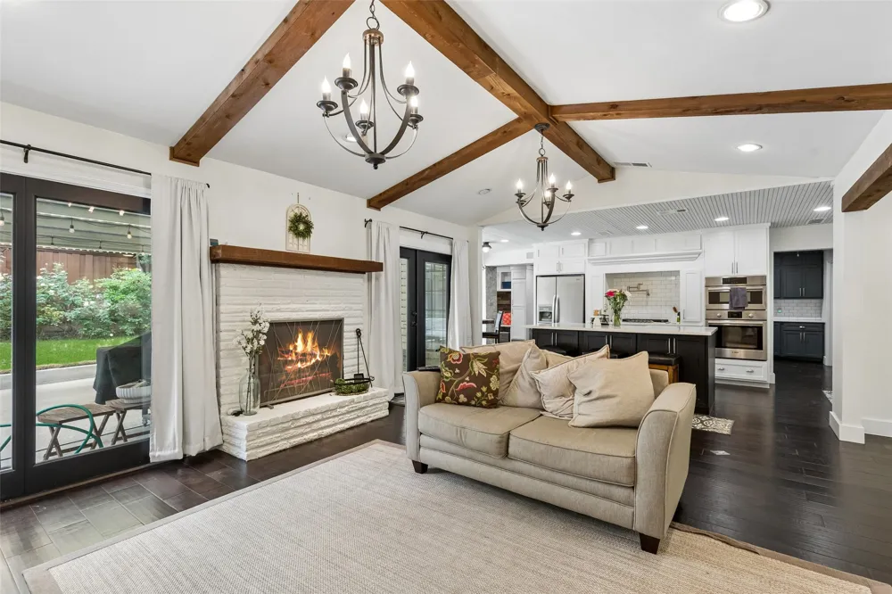 2808 Reedcroft Drive Farmers Branch, TX 75234
