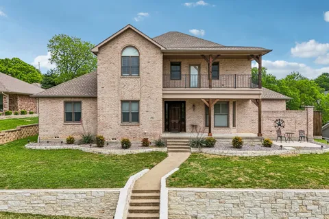 711 Ridgeview Drive