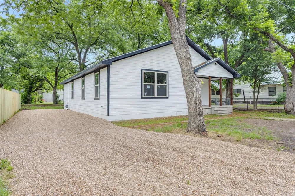 103 Mill Street Savoy, TX 75479