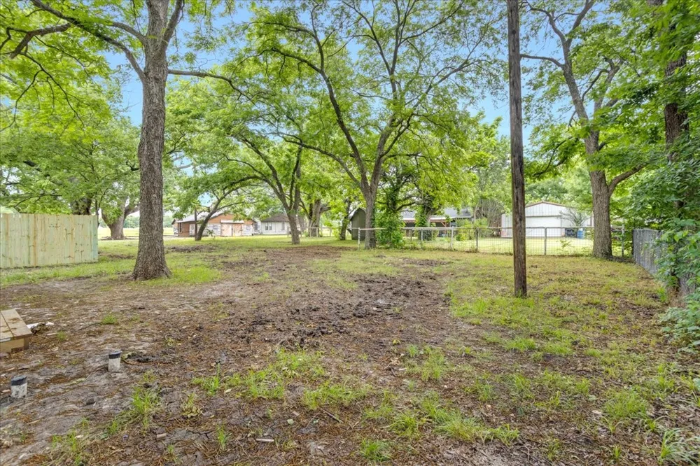 103 Mill Street Savoy, TX 75479