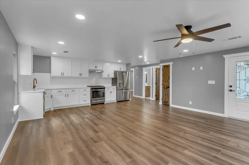 103 Mill Street Savoy, TX 75479