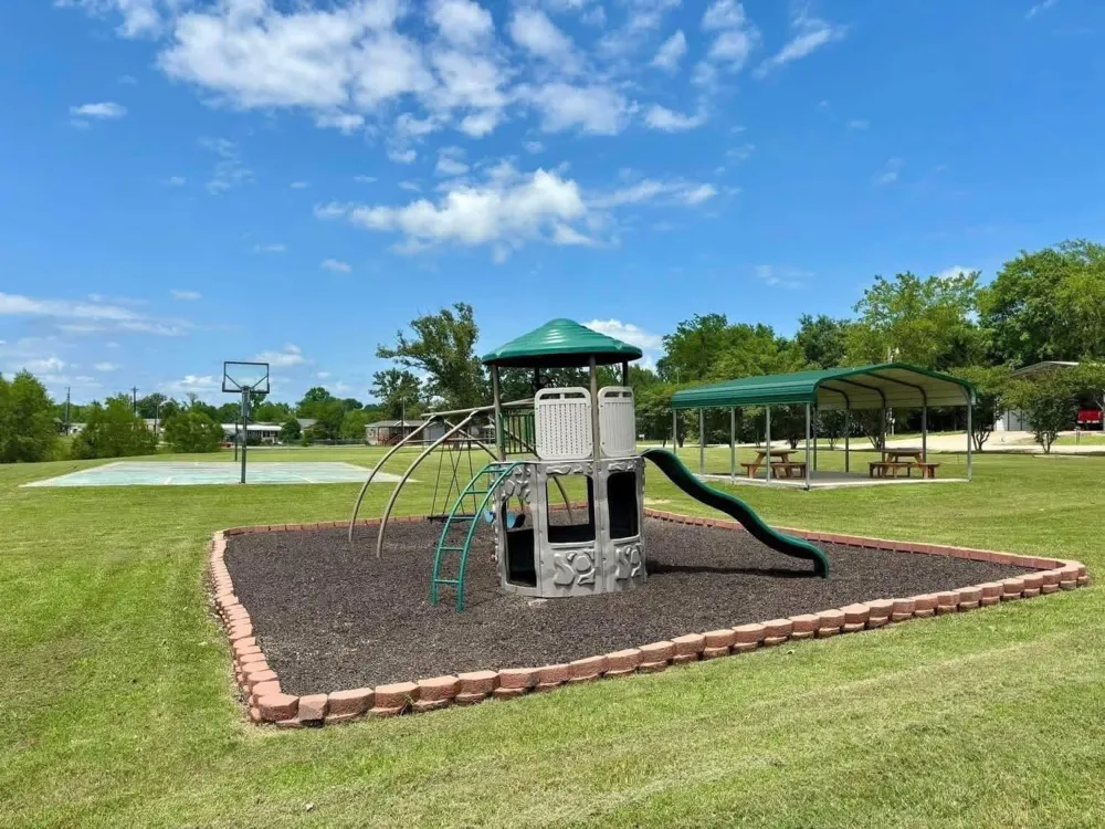 400 Comanche Quitman, TX 75783