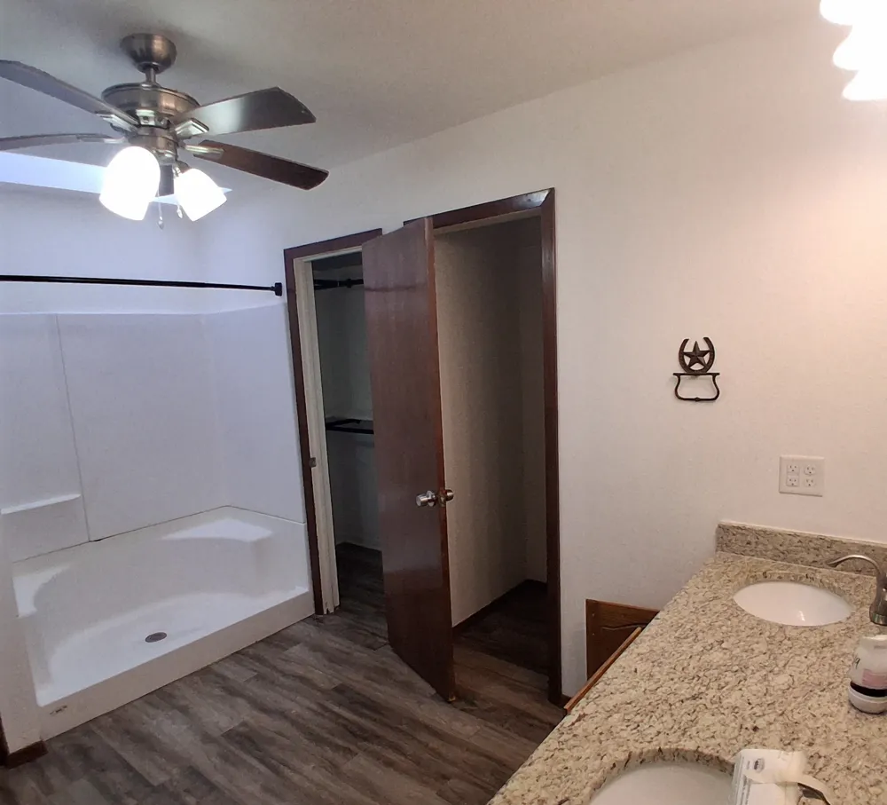 3836 Rs County Road 1605 Lone Oak, TX 75453