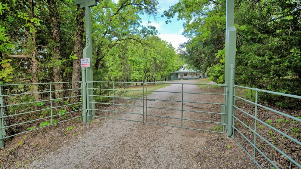 186 County Road 429 Muenster, TX 76252