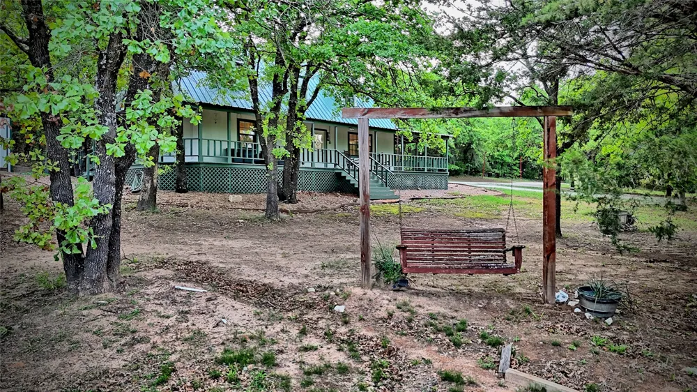 186 County Road 429 Muenster, TX 76252