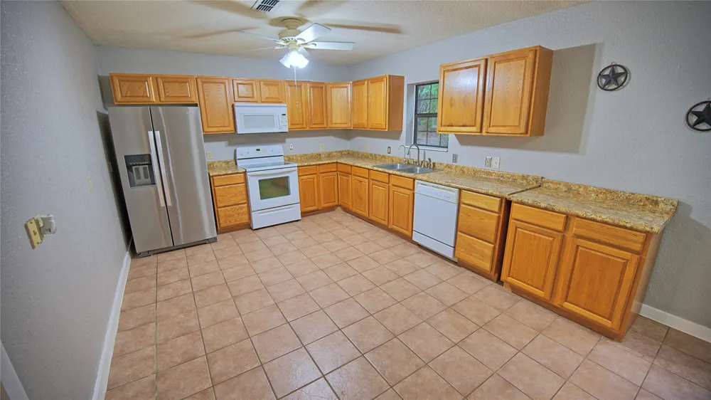 186 County Road 429 Muenster, TX 76252