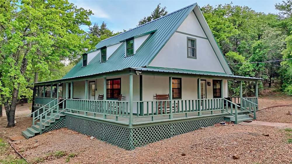 186 County Road 429 Muenster, TX 76252