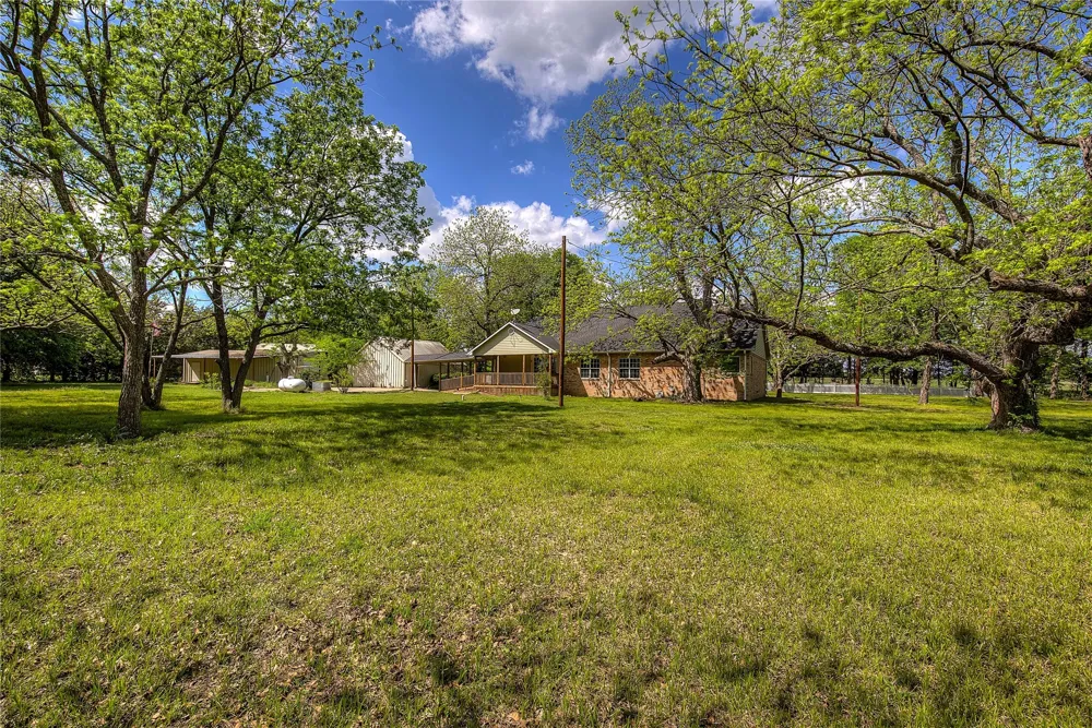 1355 County Road 4719 Wolfe City, TX 75496