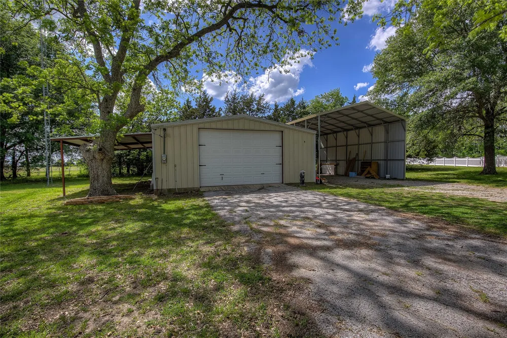 1355 County Road 4719 Wolfe City, TX 75496