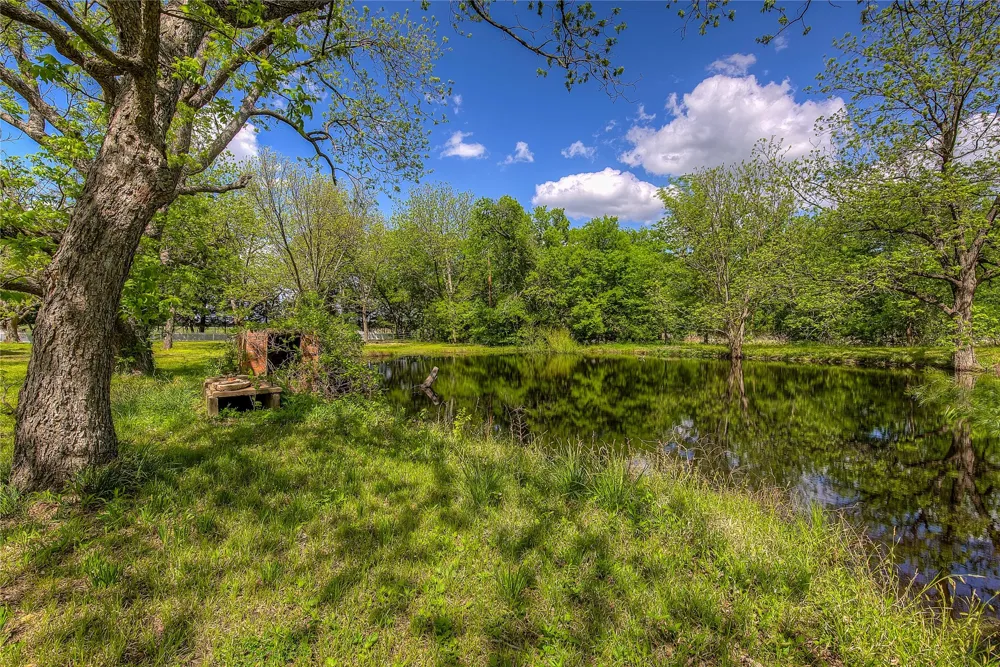 1355 County Road 4719 Wolfe City, TX 75496