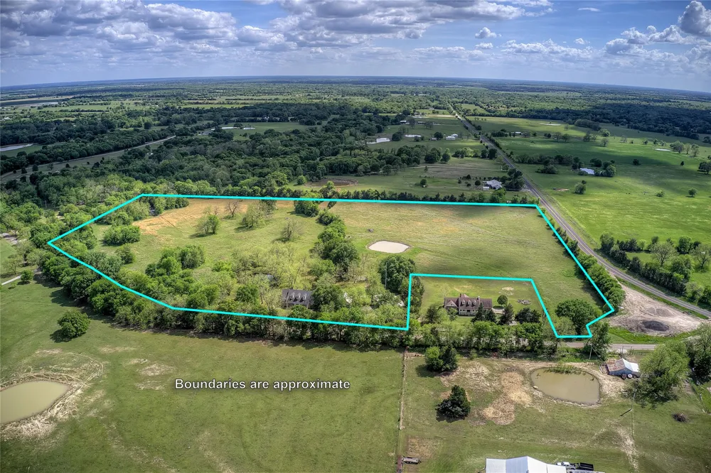 1355 County Road 4719 Wolfe City, TX 75496