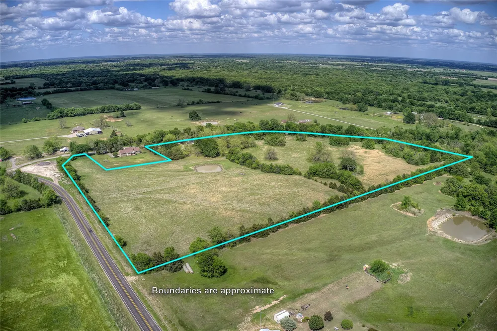 1355 County Road 4719 Wolfe City, TX 75496