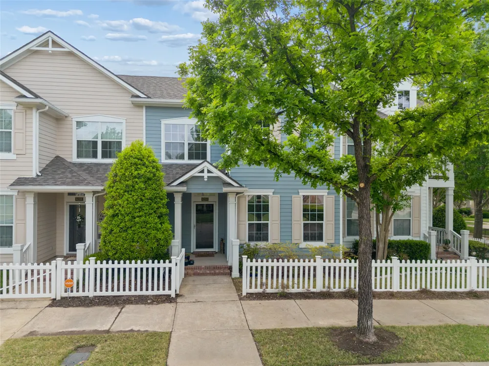 6204 Crescent Street North Richland Hills, TX 76180