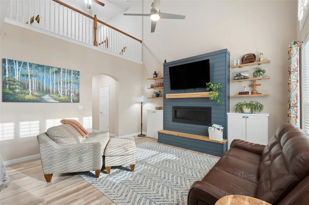 6204 Crescent Street North Richland Hills, TX 76180