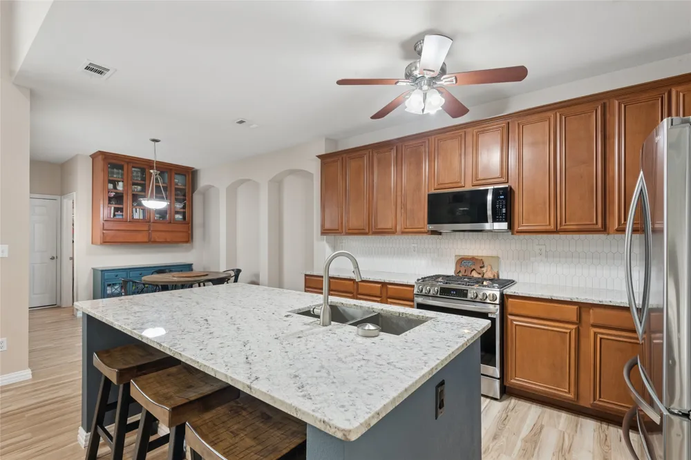 6204 Crescent Street North Richland Hills, TX 76180