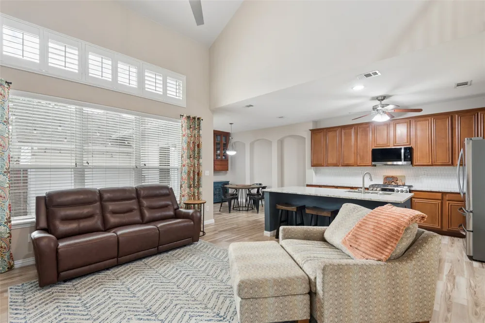 6204 Crescent Street North Richland Hills, TX 76180