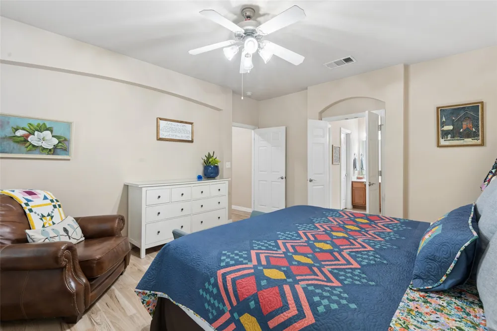 6204 Crescent Street North Richland Hills, TX 76180