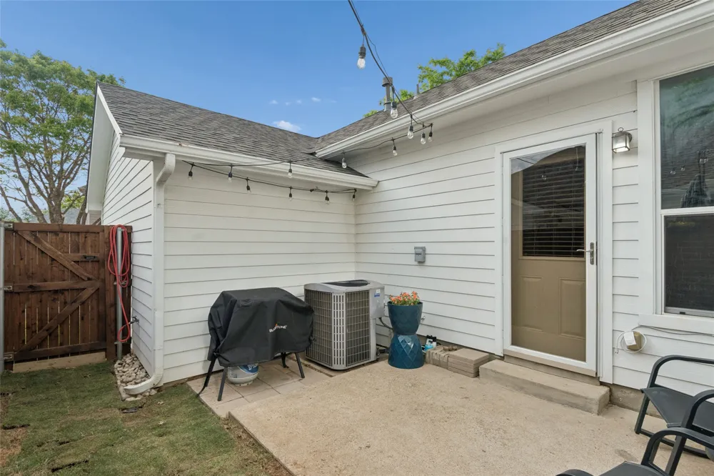 6204 Crescent Street North Richland Hills, TX 76180