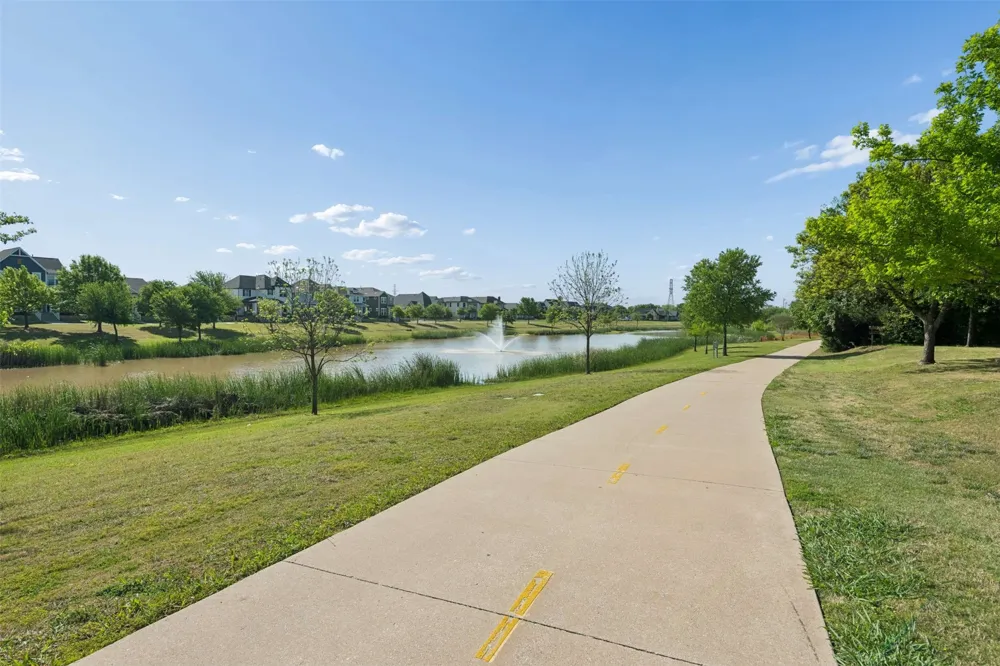 6204 Crescent Street North Richland Hills, TX 76180