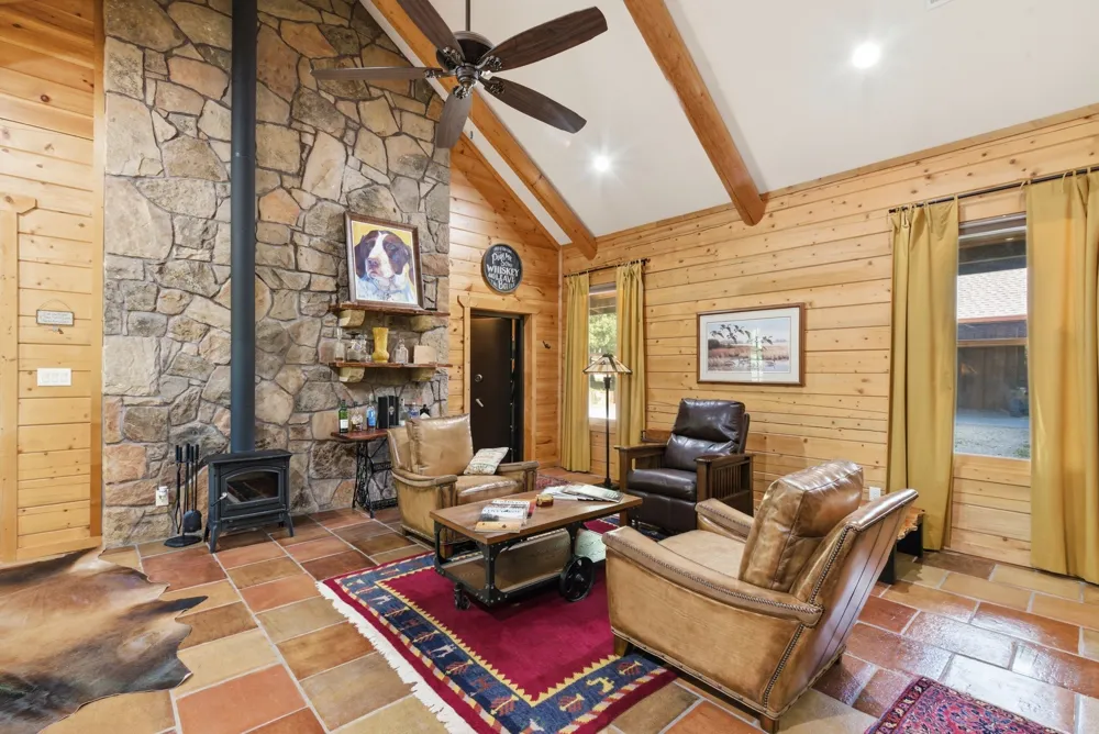 2197 Netherly Lane Forestburg, TX 76239