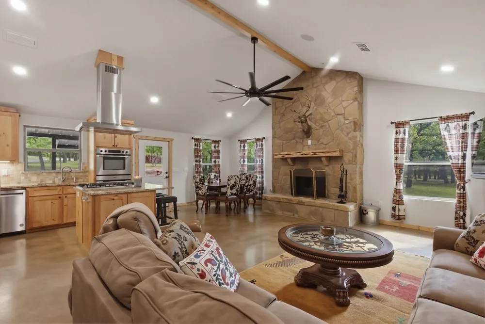 2197 Netherly Lane Forestburg, TX 76239