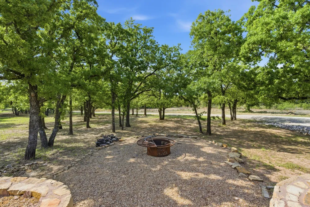 2197 Netherly Lane Forestburg, TX 76239
