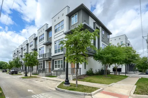 13325 Bee Street #406