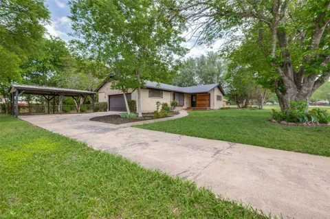 1533 E Springcrest Circle