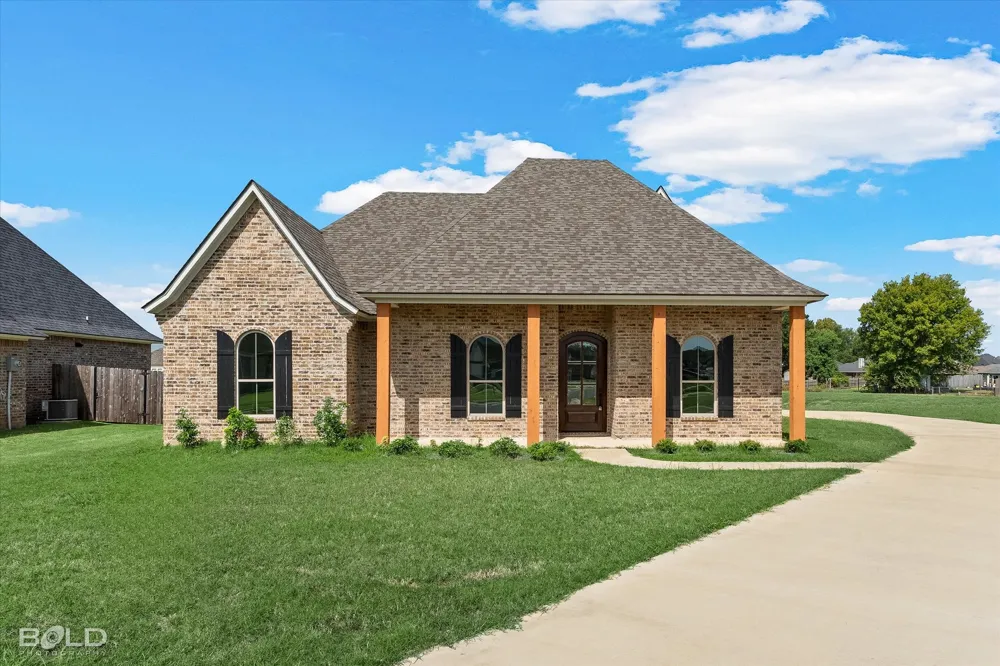 319 Newport Benton, LA 71006