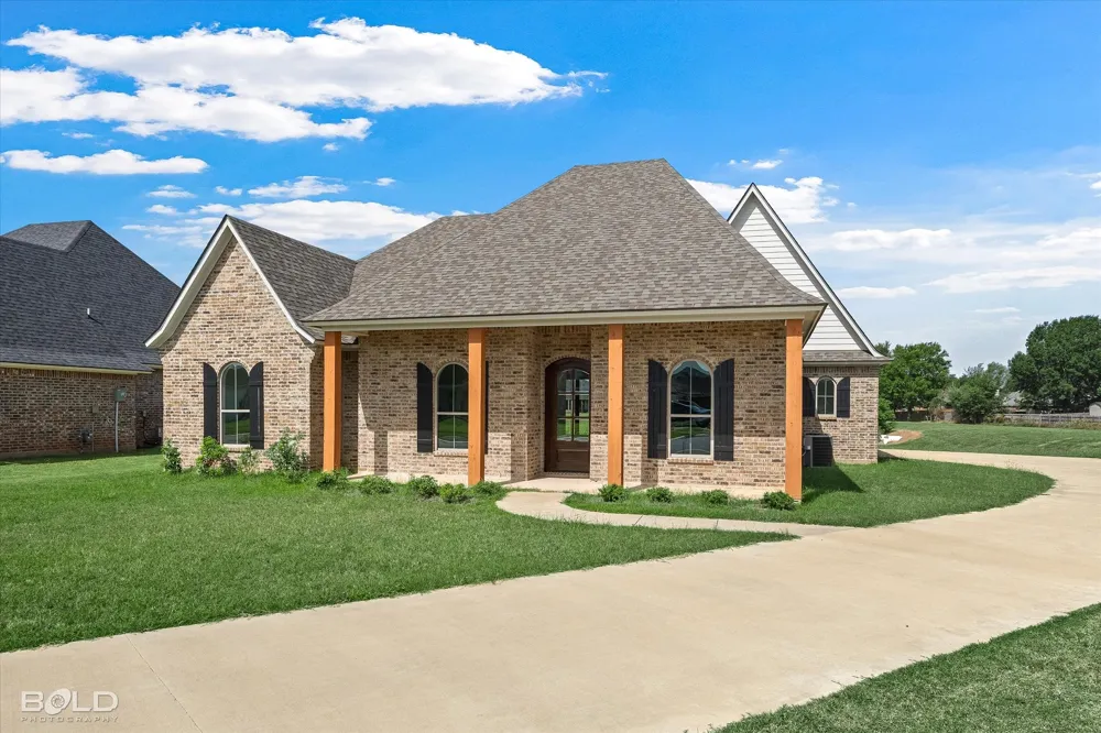 319 Newport Benton, LA 71006