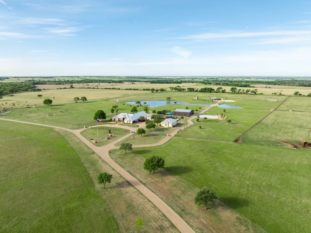 887 HCR 3110 Abbott, TX 76621