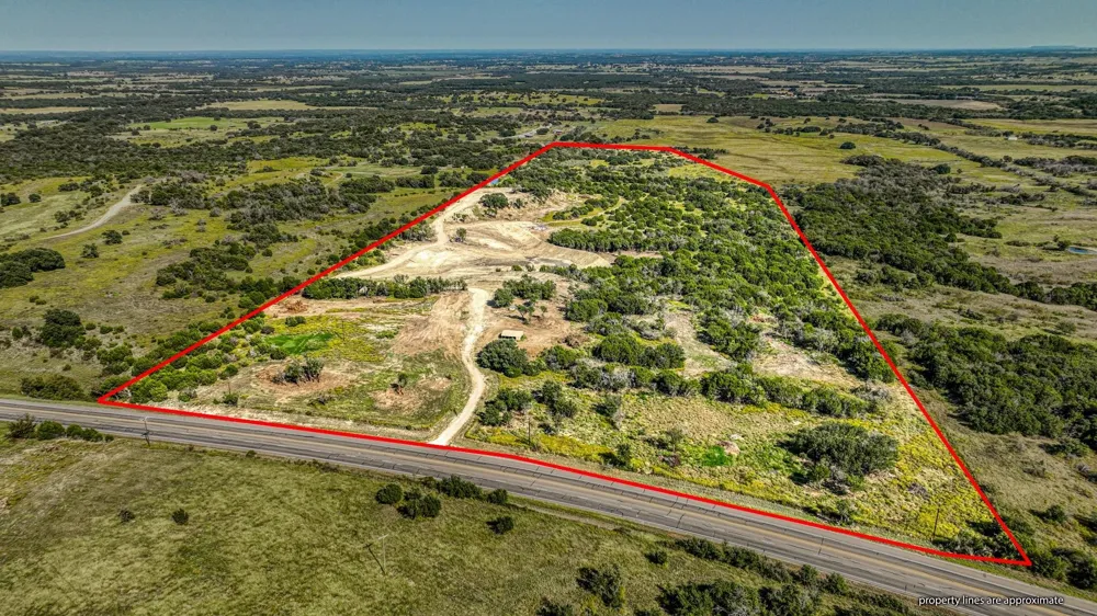 35828 US Highway 281 Lipan, TX 76462