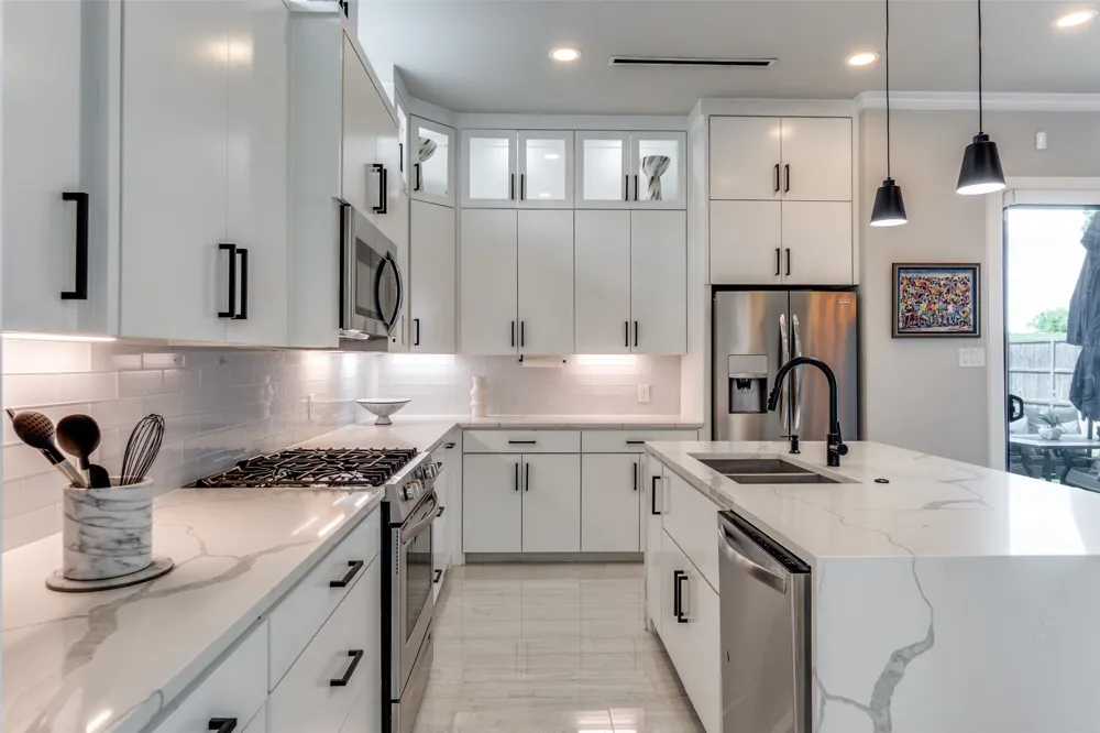 2043 Canada Drive Dallas, TX 75212