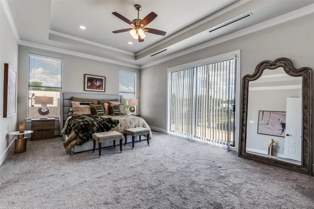 2043 Canada Drive Dallas, TX 75212
