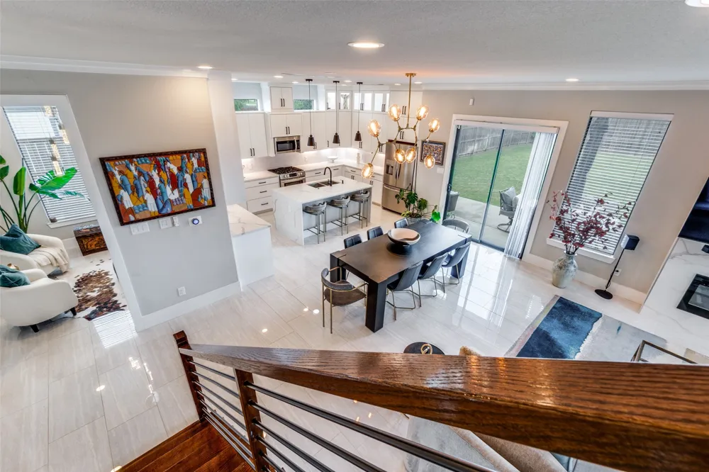 2043 Canada Drive Dallas, TX 75212