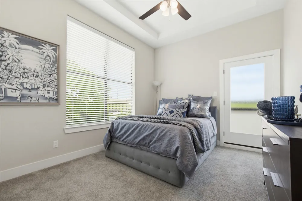2043 Canada Drive Dallas, TX 75212