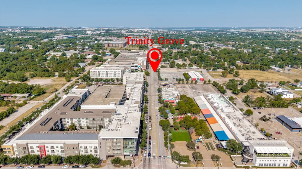 2043 Canada Drive Dallas, TX 75212