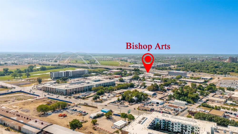 2043 Canada Drive Dallas, TX 75212
