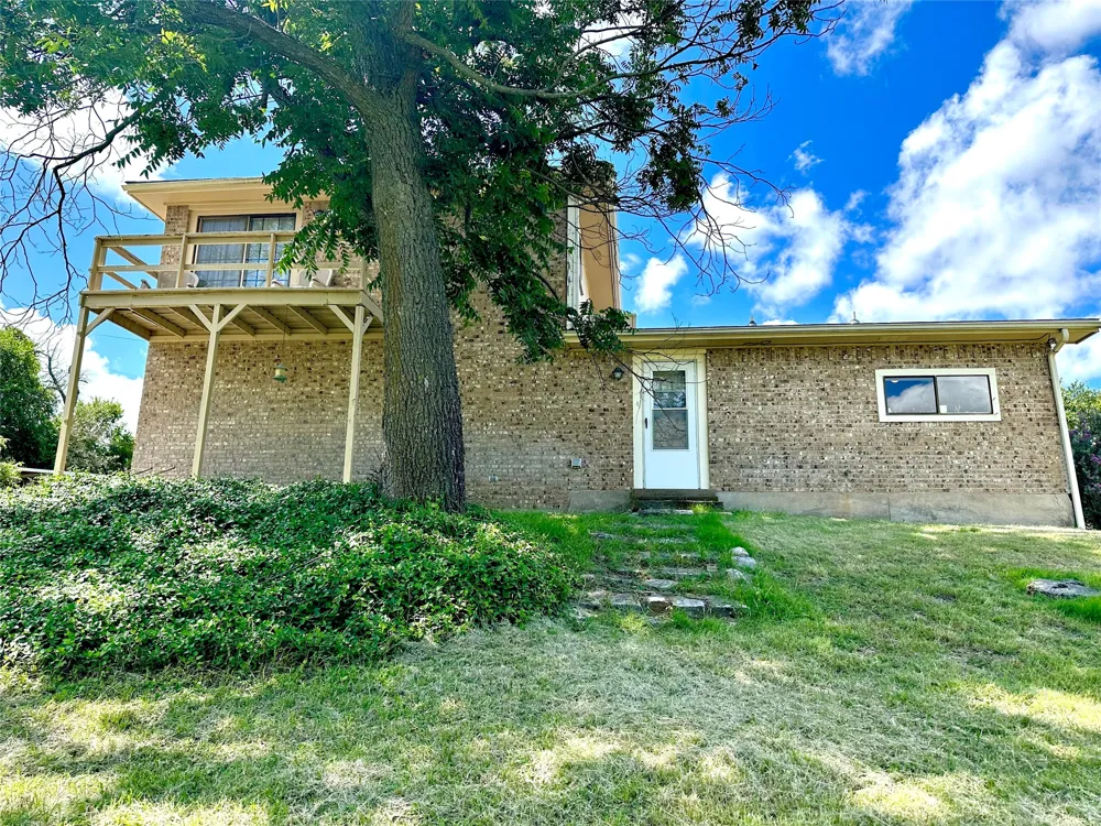 500 Apache Trail Comanche, TX 76442