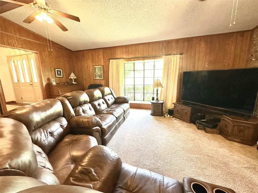 500 Apache Trail Comanche, TX 76442