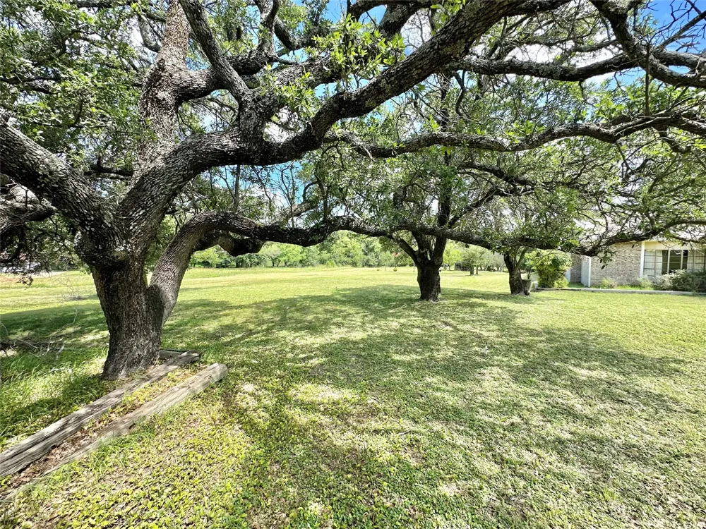 500 Apache Trail Comanche, TX 76442